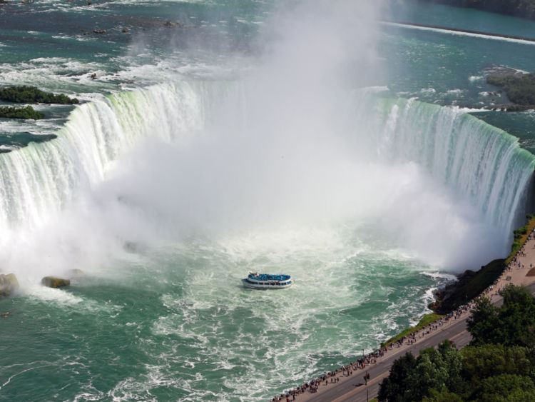  Image du fichier: Niagara Falls chevauche la frontière entre les États-Unis et le Canada 