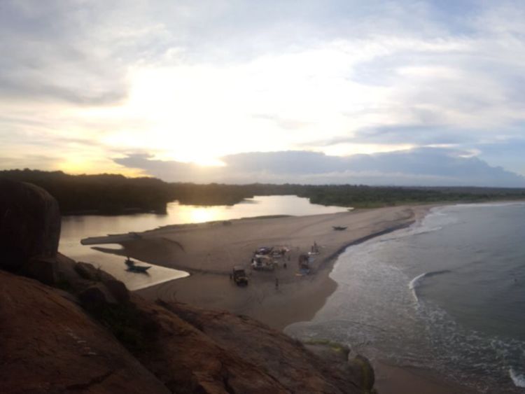  Lagoon in sri lanka - rock elephant / rock de crocodile 