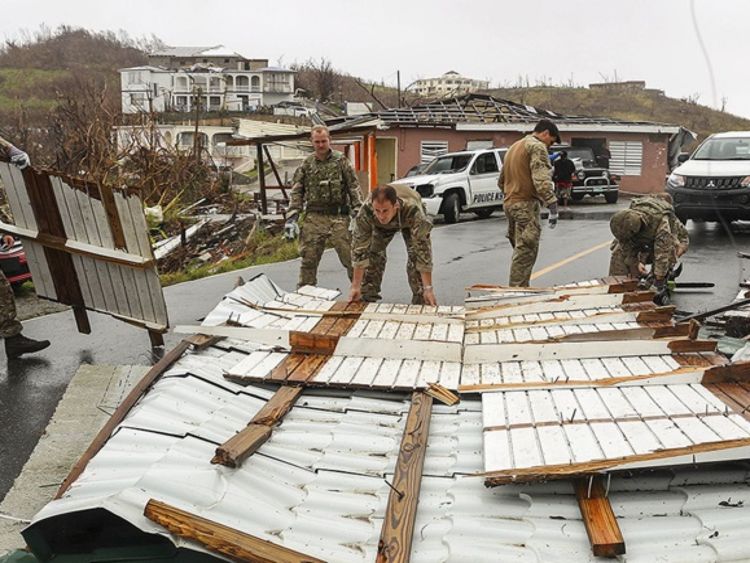  Royal Marines a aidé les résidents des BVI à la suite de l'ouragan Irma. Pic: MoD 