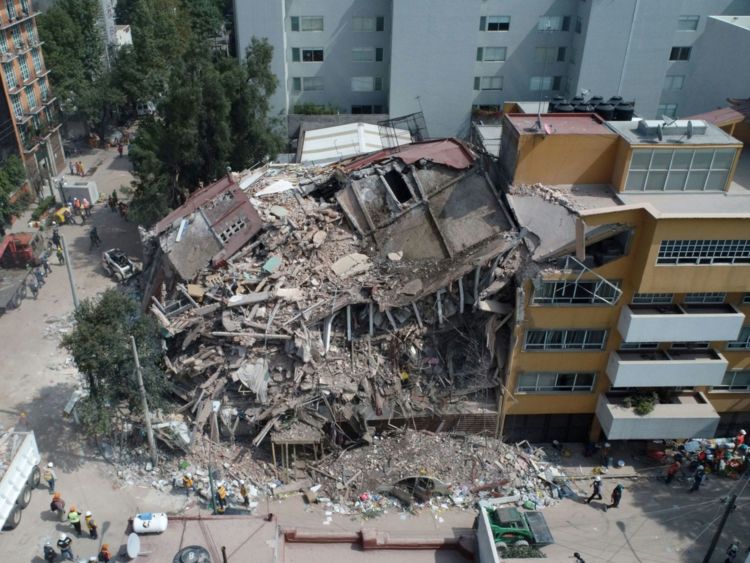  Vue aérienne d'un bâtiment aplati à Mexico 