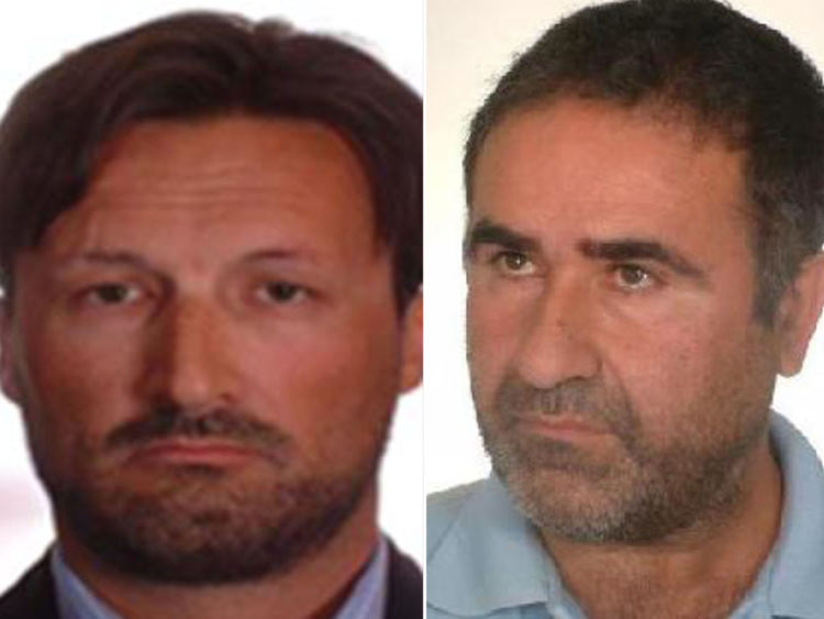  Composé de Mike Acklom et José Manuel Costas Estevez, recherchés par la police et soupçonnés d'être ensemble 