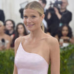  NEW YORK, NY - 01 MAI: Gwyneth Paltrow assiste à la Rei Kawakubo / Comme des Garcons: l'art de l'entre-deux. Costume Institute Gala au Metropolitan Museum of Art le 1er mai 2017 à New York. (Photo par Theo Wargo / Getty Images pour US Hebdomadaire)
                            <img decoding=