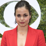  L'actrice Lina Esco assiste à la CBS Television Studios Summer TCA Party Red Carpet, le 1er août 2017 à Los Angeles, en Californie. / AFP PHOTO / VALERIE MACON (crédit photo devrait lire VALERIE MACON / AFP / Getty Images) "<noscript><br />
                            <img decoding=