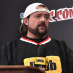NEW YORK, NY - OCTOBER 07: Kevin Smith hosts IMDb LIVE at NY Comic-Con at Javits Center on October 7, 2017 in New York City. (Photo by Bryan Bedder/Getty Images for IMDb.com)" class="sdc-article-image-grid__image"/><noscript><br />
                            <img decoding=