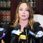  LOS ANGELES, CA - 10 OCTOBRE: Louisette Geiss, cliente de l'avocate Gloria Allred, parle lors d'une conférence de presse de ses allégations de harcèlement sexuel par Harvey Weinstein au bureau d'Allred le 10 octobre 2017 à Los Angeles, Californie. Weinstein a été accusée de harcèlement sexuel par plusieurs femmes. (Photo par Emma McIntyre / Getty Images) "class =" sdc-article-image-grille__image "/> <noscript><br />
                            <img decoding=