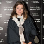  Londres, Angleterre - 10 octobre: ​​Jessica Hynes pendant le défilé de mode ActionAid tenue à la brasserie Old Truman le 10 octobre 2017 à Londres, en Angleterre. (Photo par Chris J Ratcliffe / Getty Images)
                            <img decoding=