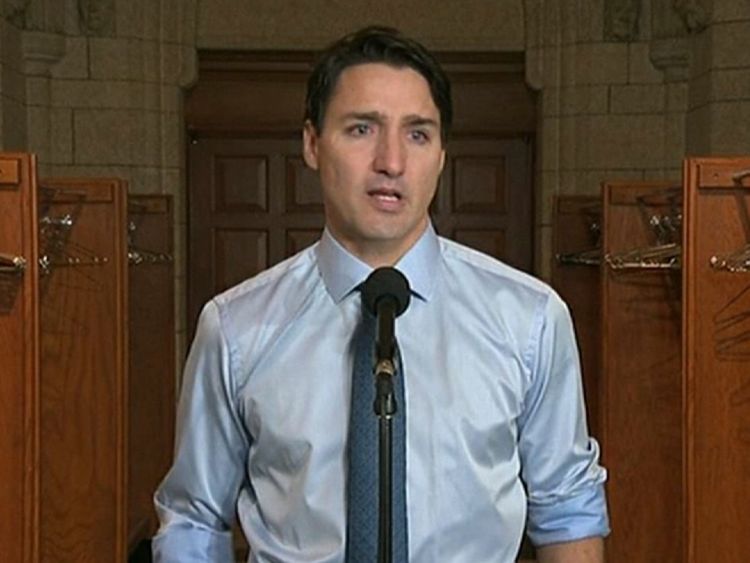  Justin Trudeau fait une déclaration émouvante aux médias à Ottawa 