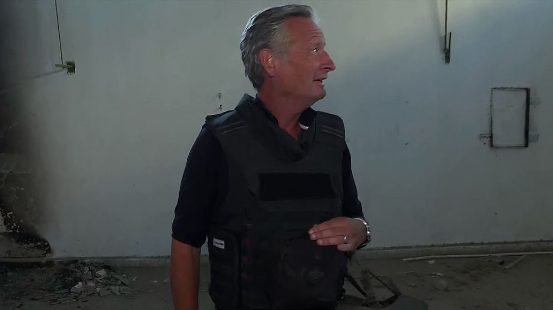  Stuart Ramsay dans une salle de torture sous le stade de football de Raqqa 