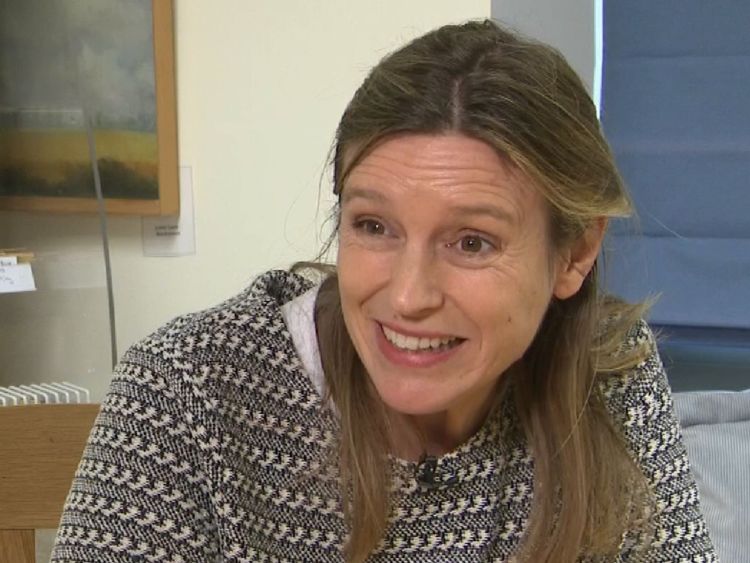  Sarah Gubb, propriétaire de Cashel Blue. fromagers fermiers, basé à Co. Tipperar Sarah Gubb dit que le Brexit est une 'grande opportunité pour l'Irlande' </span><br />
      </figcaption></figure>
</div>
<p> Loin de considérer le Brexit comme une menace, Sarah Gubb, propriétaire des fromageries fermières Cashel Blue, basée à Co Tipperary, a insisté sur le fait que Permettez aux producteurs comme elle de trouver de nouveaux marchés. </p>
<p> "Je pense que c'est une grande opportunité pour l'Irlande, je suis très pro-européen, et cela va dans une certaine mesure relâcher les chaînes de tabliers vers la Grande-Bretagne. sera toujours un partenaire commercial important de l'Irlande, mais en réalité, lorsque vous regardez de nombreuses industries, l'industrie de la pêche, l'industrie de la viande, les produits irlandais sont vraiment respectés en Europe continentale. "</p>
</p></div>
</pre>
		</div>

				<footer class=