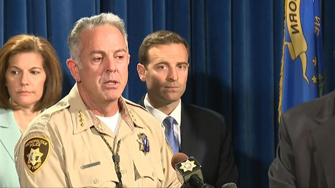  Le shérif du comté de Clark rapporte qu'il y a peut-être plus de 20 personnes blessées que la première pensée après le tir de Las Vegas 