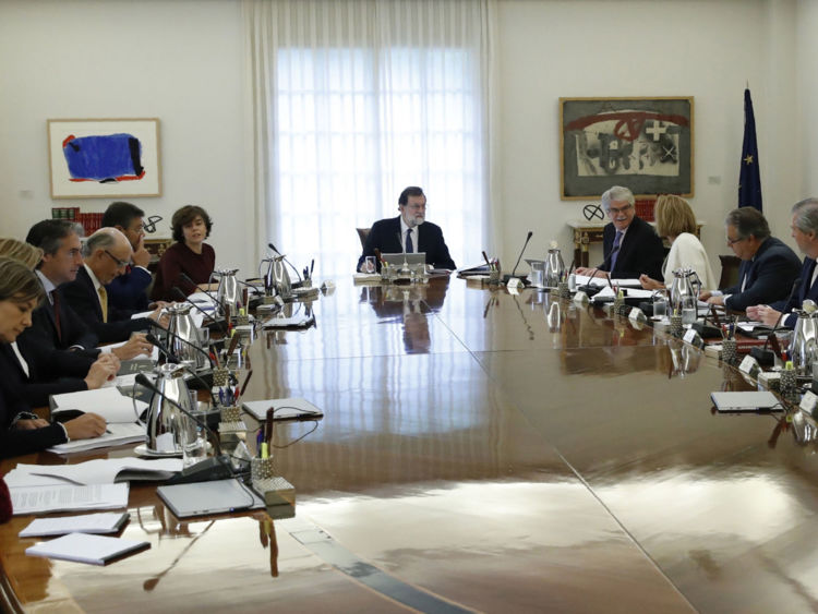  Le cabinet de l'Espagne rencontre 