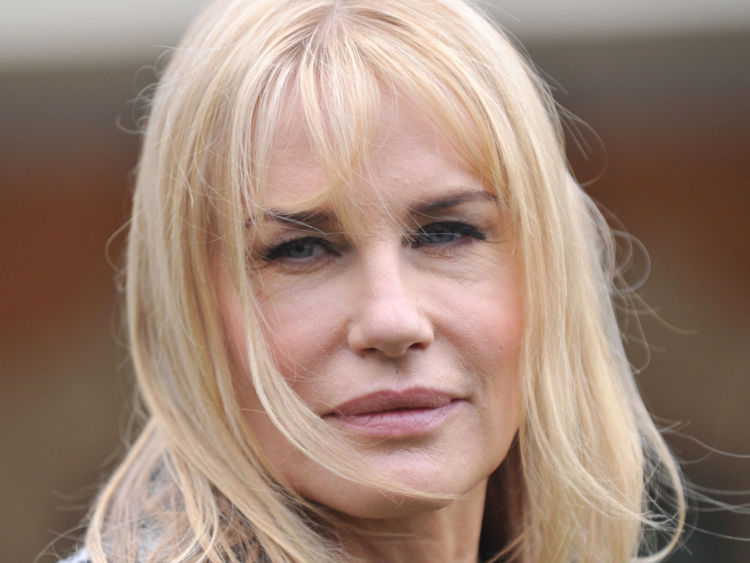  Daryl Hannah 