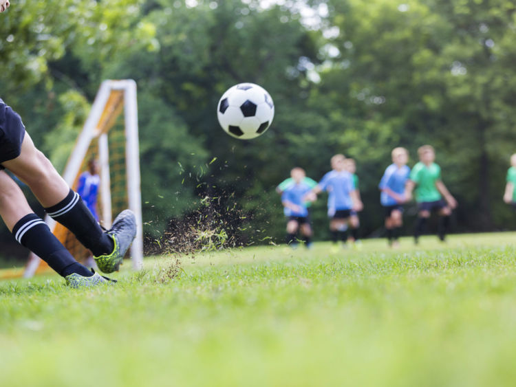  Il a été entraîneur et arbitre dans la ligue Image du fichier 