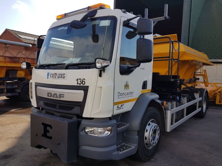  Un des nouveaux gritters de Doncaster Council, qui a été nommé lors d'un vote public. Pic: @MonDoncaster 