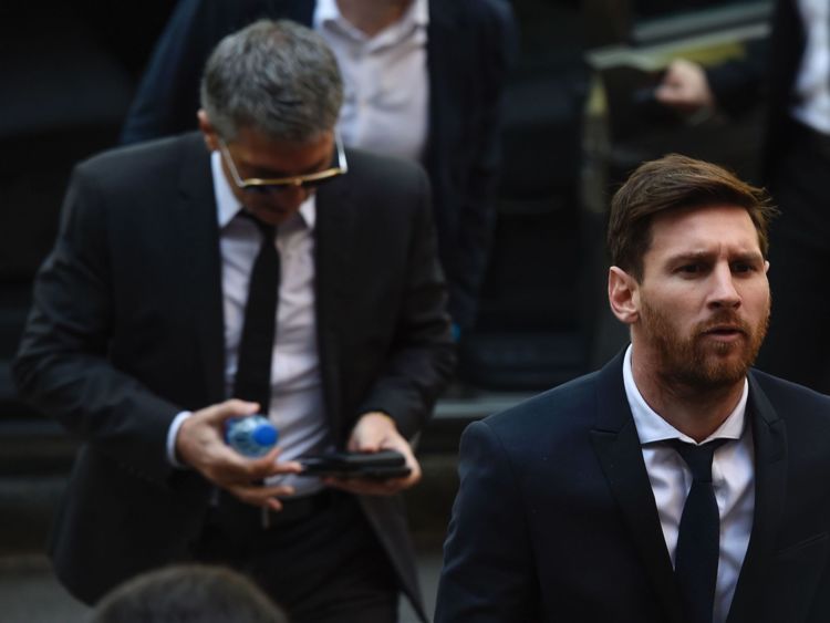  Lionel Messi et son père Jorge Horacio Messi ont été reconnus coupables de fraude fiscale en 2016 