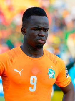 Newcastle en souffrance alors que la crise cardiaque pendant la formation tue Tiote