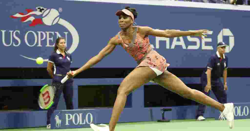 Le tennis: un révérend Venus Williams avances passé un adversaire valant