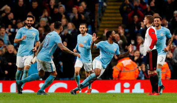Sterling frappe en retard pour prolonger la série gagnante de Man City à 17 matchs