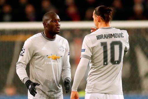Rio Ferdinand accuse Manchester United de manquer de professionnalisme dans la défaite de Bâle