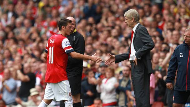 Arsène Wenger dément Mesut Ozil a accepté de déménager à Barcelone