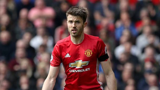 Michael Carrick vise un retour rapide après avoir révélé un rythme cardiaque irrégulier