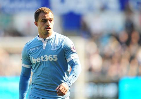 Xherdan Shaqiri ne part nulle part en janvier selon le manager de Stoke, Mark Hughes