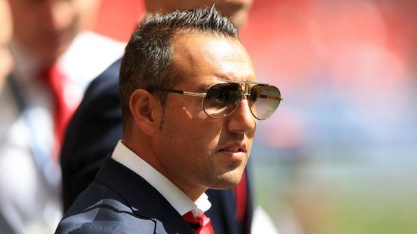 Santi Cazorla face à d'autres sorts sur les lignes de touche que les ennuis de blessure continue
