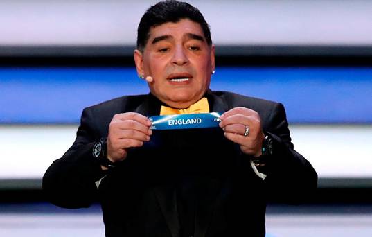 Les groupes de la Coupe du Monde ont révélé que l'Angleterre affrontera la Belgique alors que le tirage au sort lancera un derby ibérique alléchant