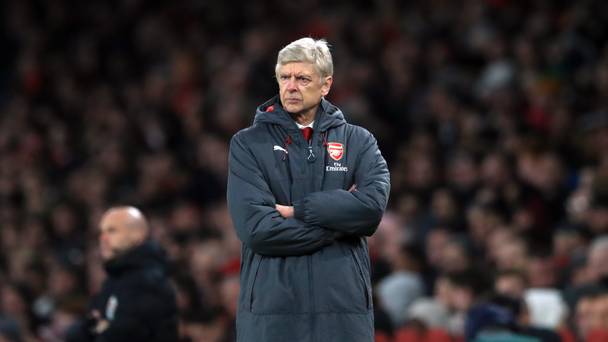 Wenger n'abandonne pas le titre malgré un écart de 15 points