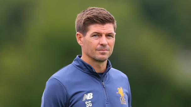 Steven Gerrard retient l'équipe des moins de 19 ans au coup de sifflet final alors que Liverpool se plaint d'un abus raciste