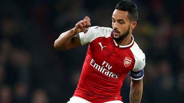 Arsène Wenger exclut la vente de Theo Walcott en janvier et rejette Jose Mourinho