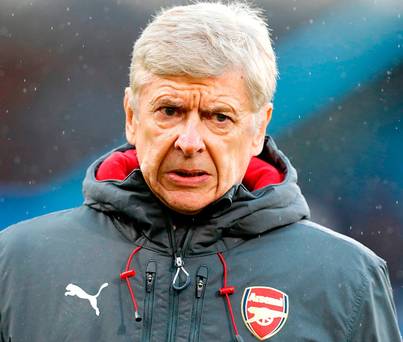Wenger modifie sa formation défensive 'en fonction des joueurs'