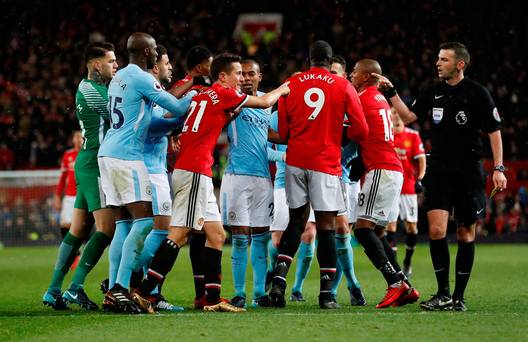 FA lance une enquête sur la bagarre d'Old Trafford entre Manchester United et Manchester City