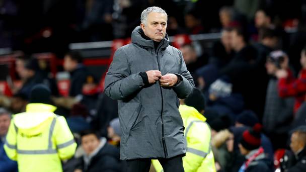 Mourinho conteste le comportement de Manchester City alors que Guardiola offre des excuses gardées