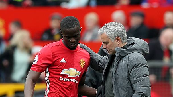 Le défenseur de Man Utd, Eric Bailly, absent pour «deux ou trois mois», selon José Mourinho