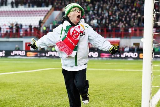Le père du superfan celtique Jay Beatty claque le 'tweet dégoûtant' de son fils