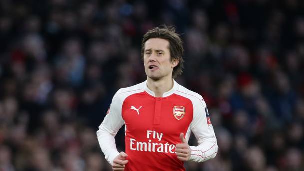 Tomas Rosicky, ancien milieu de terrain d'Arsenal, annonce sa retraite
