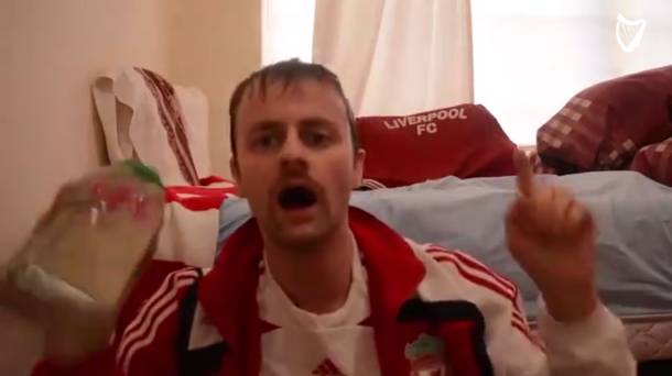 Regardez: "Je vais sur Soccer AM pour chanter en direct" – La chanson entraînante de Liverpool qui est devenue virale pour ce musicien irlandais