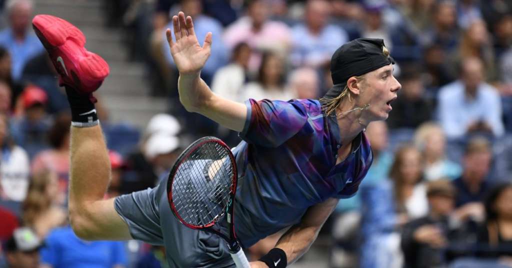 Sur le tennis: Dans le tennis, le Cap Backward n'a aucun sens. Néanmoins, il persiste.