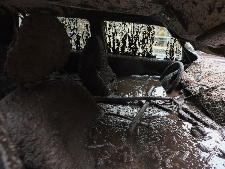  VOITURE REMPLIE DE BOUDIN CALIFORNIE MUDSLIDES 