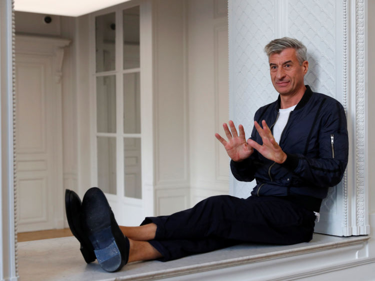  L'artiste de la pièce, l'Italien Maurizio Cattelan 
