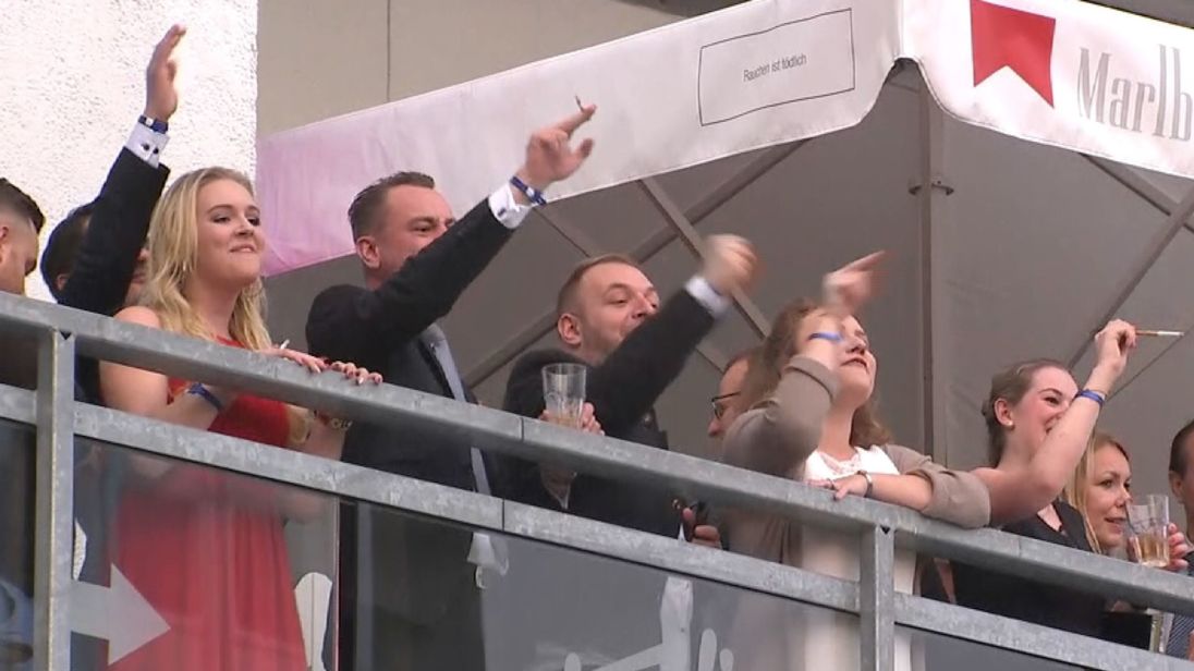  Les partisans de l'AfD célèbrent la troisième à l'élection générale allemande 