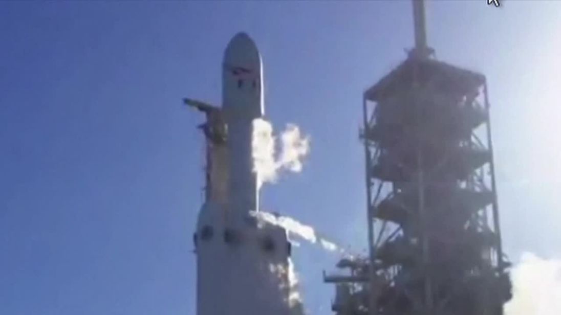  La fusée la plus puissante du monde a décollé avec succès dans l'espace. 
