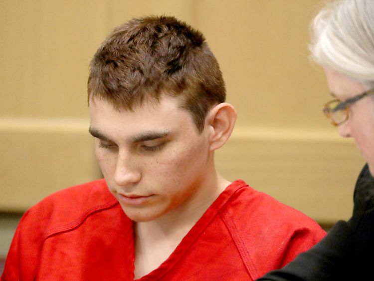  Nikolas Cruz a gardé la tête basse pendant l'audience. Un tribunal à Fort Lauderdale 
