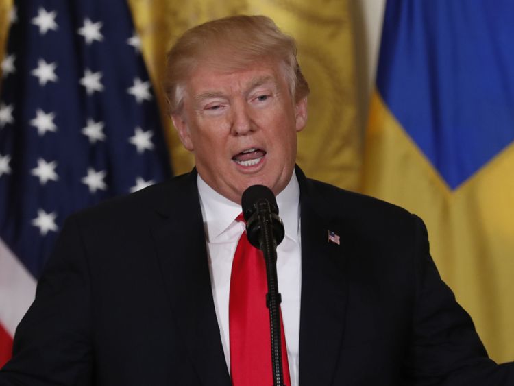  Le président Donald Trump prononce une conférence de presse conjointe avec le Premier ministre suédois Stefan Lofven 