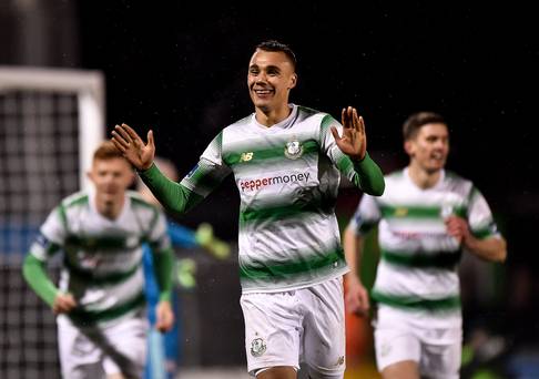Graham Burke garde son sang-froid pour envoyer Shamrock Rovers à la deuxième place
