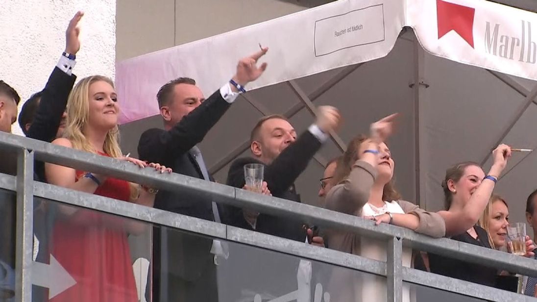  Les partisans de l'AfD célèbrent la troisième place aux élections générales allemandes 