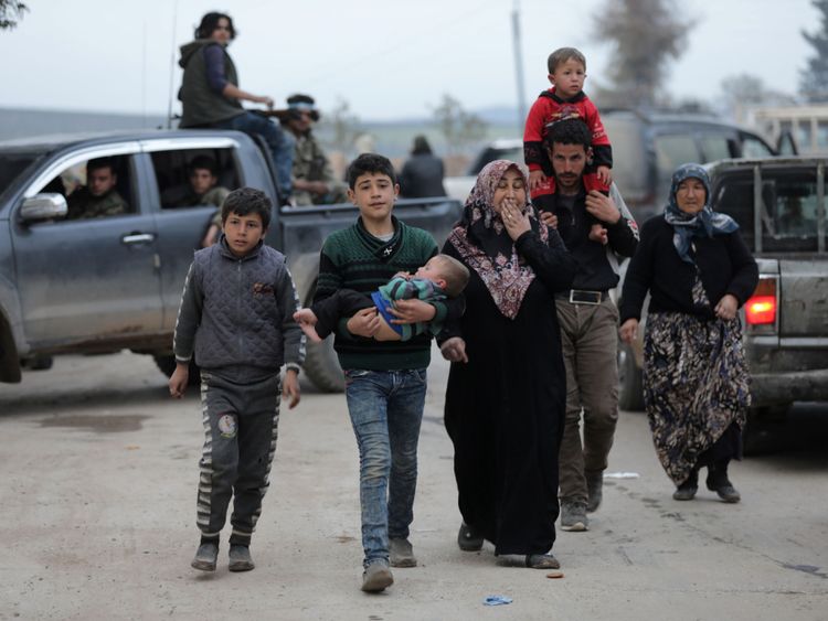  Les frappes turques sur Afrin ont conduit à 104 000 personnes fuyant la ville du nord-est 