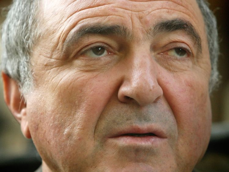  Boris Berezovsky lors d'une manifestation de Stategy 31 devant l'ambassade de la Fédération de Russie à Kensington, dans l'ouest de Londres . ASSOCIATION DE PRESSE Photo. Date de la photo: Mardi 31 août 2010. Le crédit photographique devrait se lire: Dominic Lipinski / PA Wire 
