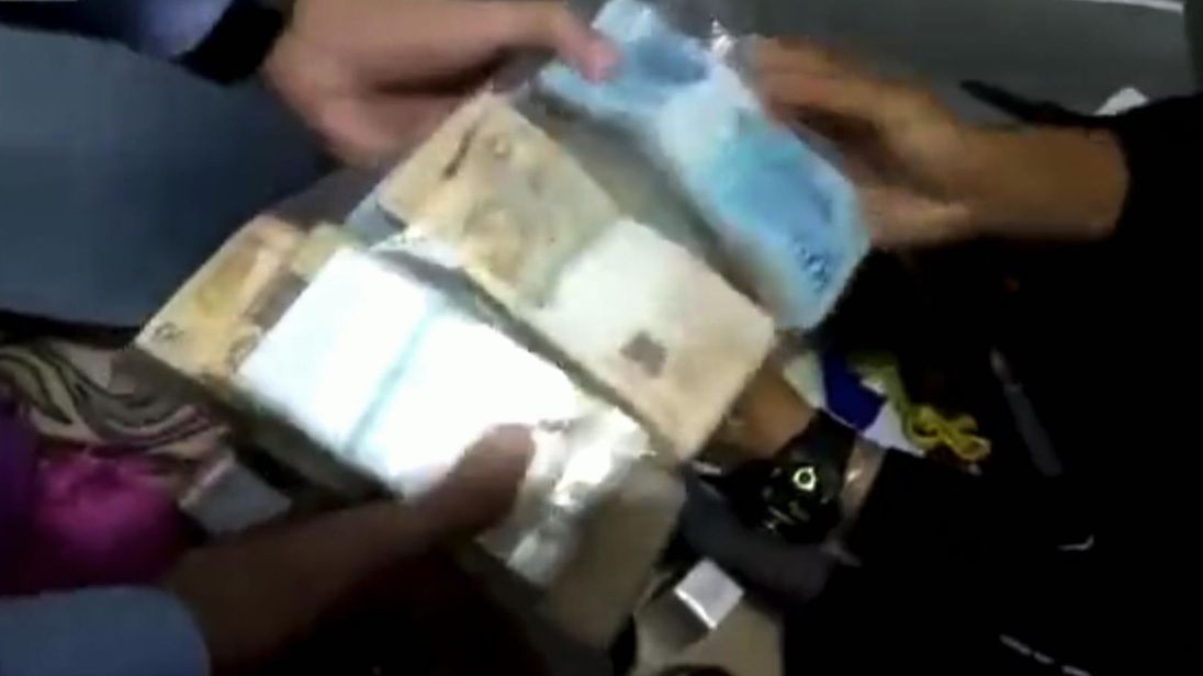  Paquets d'argent trouvés par la police chez Mgr Ribeiro 